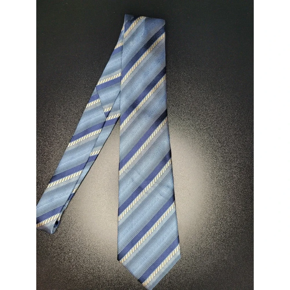 Ermenegildo Zegna Men's Necktie Blue Striped Silk 3.75